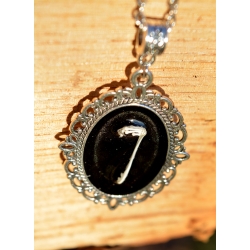 Pendentif Main des lisières