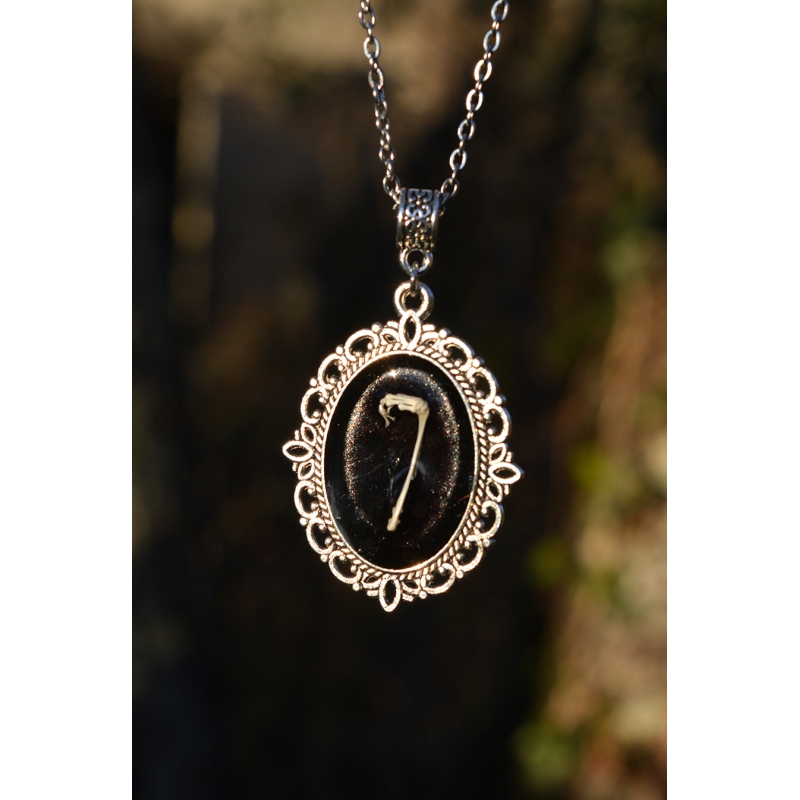 Pendentif Main des lisières