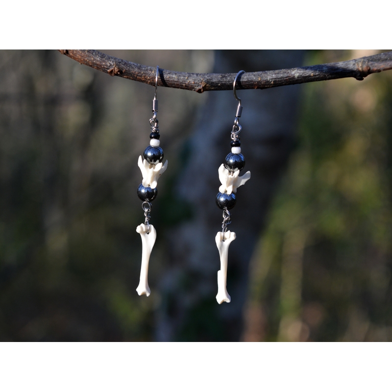 Boucles d'oreilles Hématite et ossements