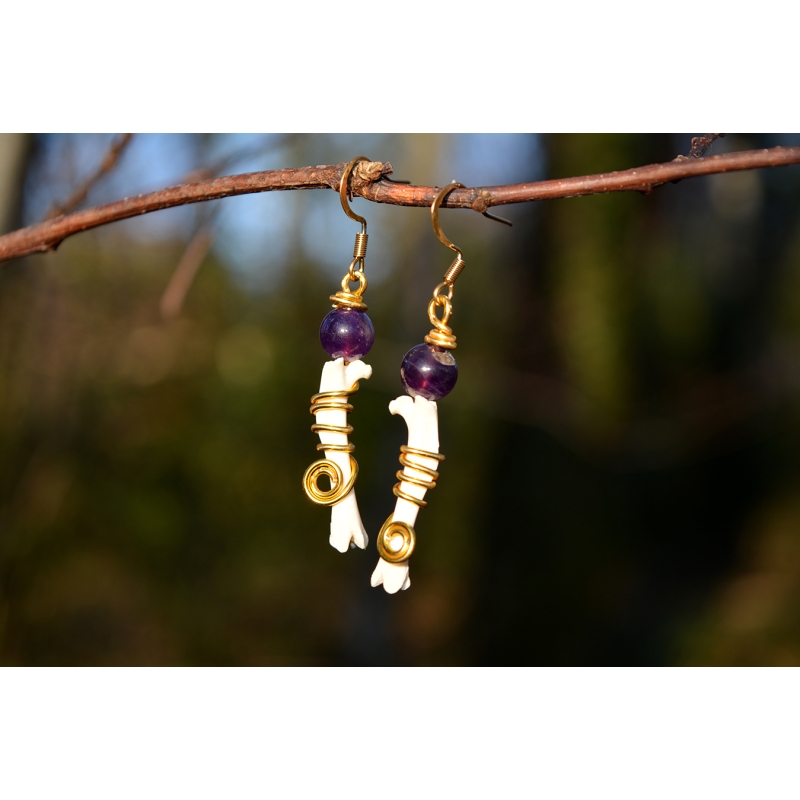 Boucles d'oreilles Améthyste et ossements