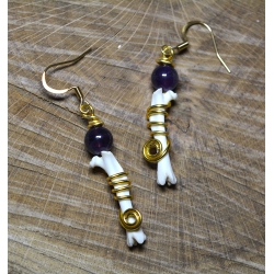 Boucles d'oreilles Améthyste et ossements