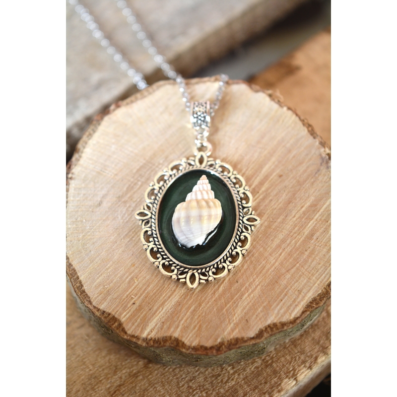 Pendentif petit coquillage spiralé